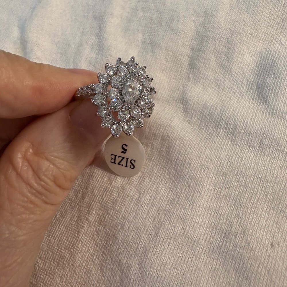 Elegant Silver Crystal Cluster Ring